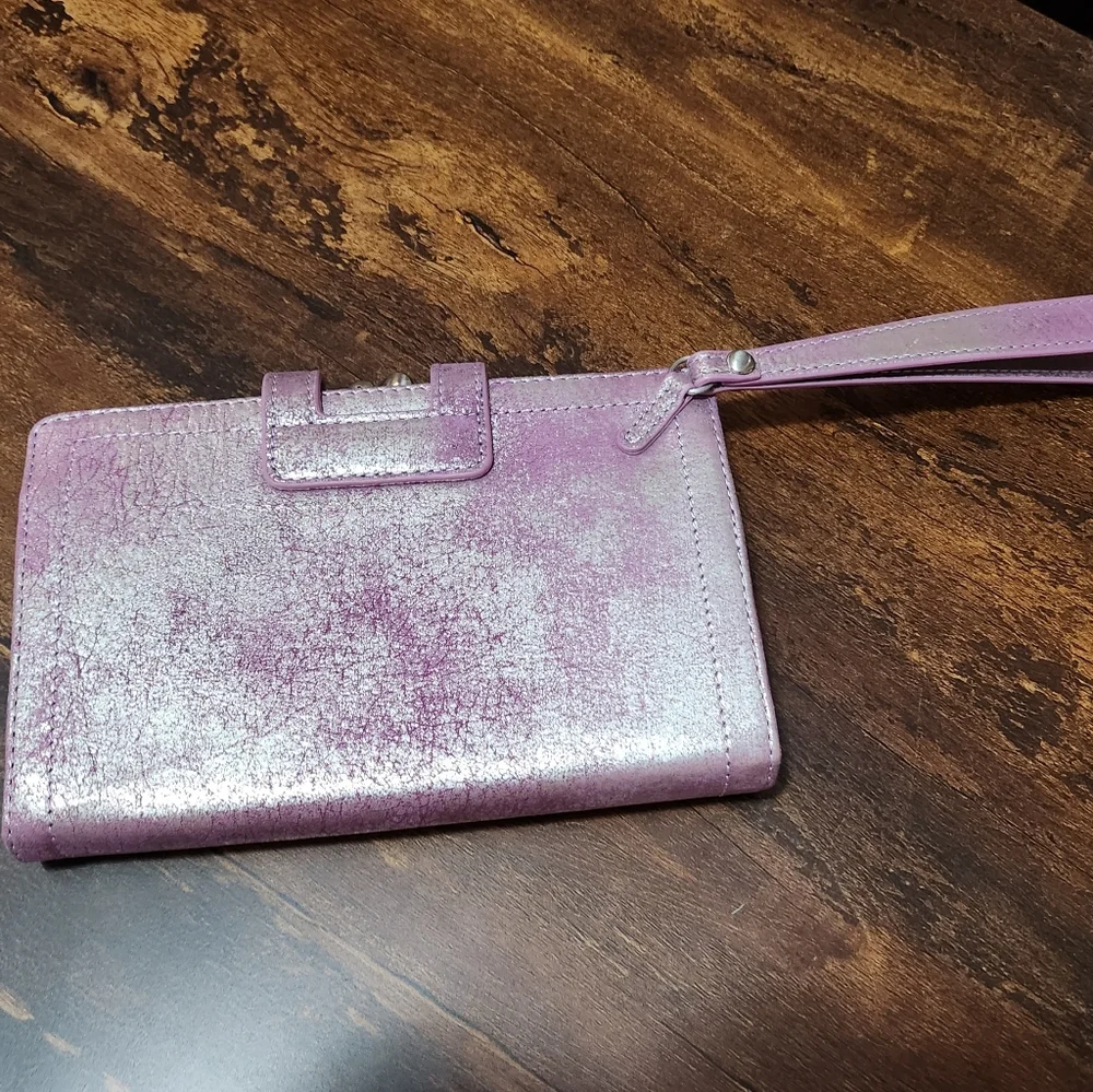 Violet Wristlet in Violet metallic by HOBO - Picture 4 of 9